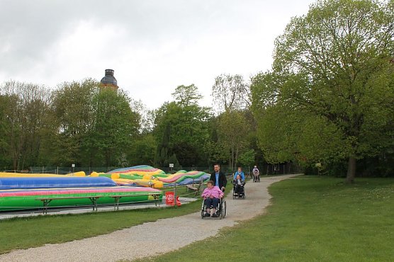 Eine Ausfahrt ins Gr&uuml;ne (Foto: AWO Seniorenresidenz)