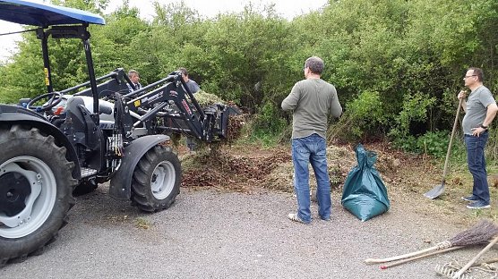 Frühjahrsputz weitergeführt (Foto: Bernd Otto) Frühjahrsputz weitergeführt (Foto: Bernd Otto)