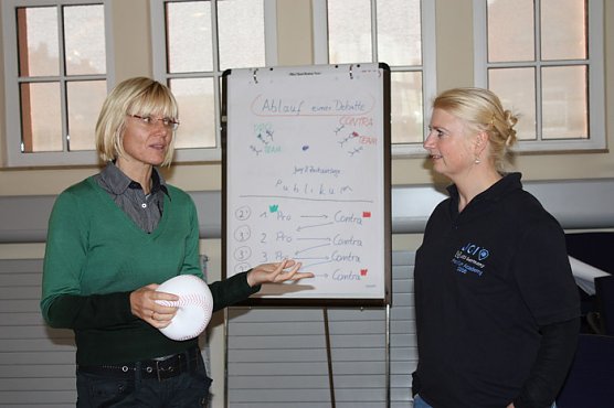 Kommunikationstraining (Foto: Maxxomedia) Kommunikationstraining (Foto: Maxxomedia)