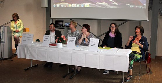 "Information und Hilfe f&uuml;r Erwerbslose � Rentner" (Foto: Karl-Heinz Herrmann)