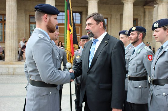 Wieder Soldatinnen und Soldaten vereidigt (Foto: Karl-Heinz Herrmann) Wieder Soldatinnen und Soldaten vereidigt (Foto: Karl-Heinz Herrmann)