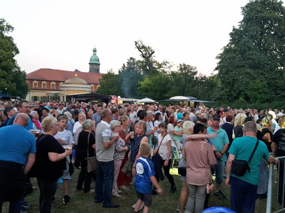 Anziehungspunkt war "Karat" (Foto: Karl-Heinz Herrmann)