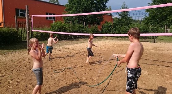 Auf dem Abenteuerspielplatz (Foto: Stadtjugendring Sondershausen) Auf dem Abenteuerspielplatz (Foto: Stadtjugendring Sondershausen)