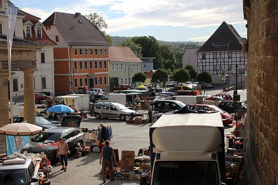 Früher Vogel macht das Schnäppchen (Foto: Karl-Heinz Herrmann) Früher Vogel macht das Schnäppchen (Foto: Karl-Heinz Herrmann)