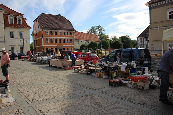 Früher Vogel macht das Schnäppchen (Foto: Karl-Heinz Herrmann) Früher Vogel macht das Schnäppchen (Foto: Karl-Heinz Herrmann)
