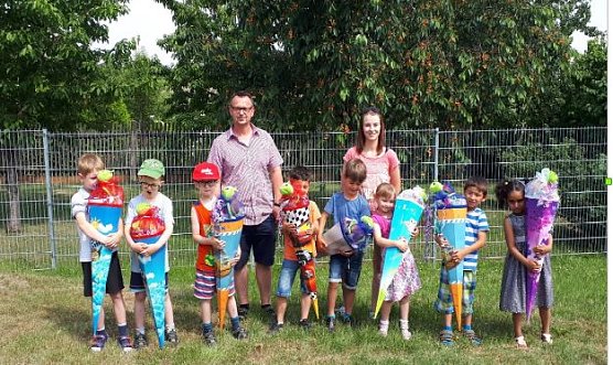 Vorschulflöhe sagen Danke (Foto: Flohkiste Schernberg) Vorschulflöhe sagen Danke (Foto: Flohkiste Schernberg)