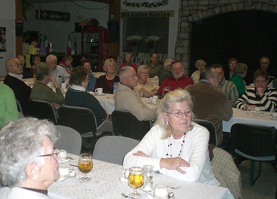 F&uuml;&szlig;e beachten (Foto: Klaus Henze)