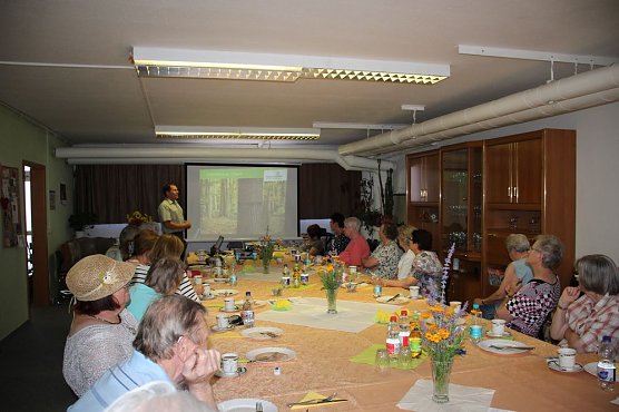 Revierförster zu Besuch (Foto: Karl-Heinz Herrmann) Revierförster zu Besuch (Foto: Karl-Heinz Herrmann)