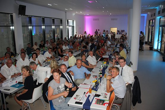 Gemeinschaftsschule in Greußen übergeben (Foto: Karl-Heinz Herrmann) Gemeinschaftsschule in Greußen übergeben (Foto: Karl-Heinz Herrmann)