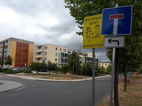 Und noch eine Straßensperrung (Foto: Karl-Heinz Herrmann) Und noch eine Straßensperrung (Foto: Karl-Heinz Herrmann)