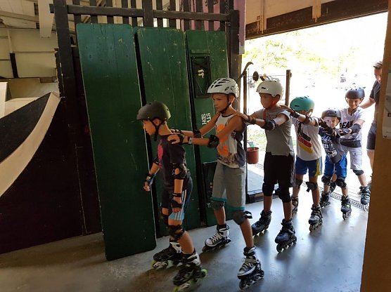 Abschlusspr&uuml;fung des Inlineskatekurses (Foto: Team Skate Arena)