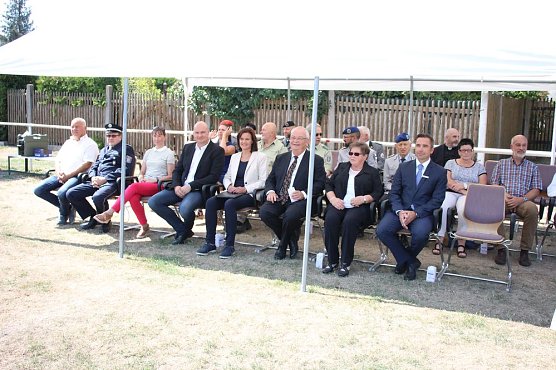 Wieder feierliche Vereidigung in Berka (Foto: Karl-Heinz Herrmann) Wieder feierliche Vereidigung in Berka (Foto: Karl-Heinz Herrmann)