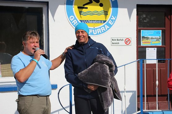 24-Stunden-Schwimmen begeisterte (Foto: Karl-Heinz Herrmann) 24-Stunden-Schwimmen begeisterte (Foto: Karl-Heinz Herrmann)