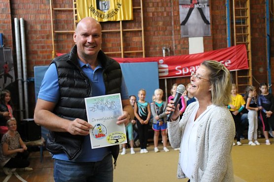 Turnwettk&auml;mpfe er&ouml;ffnet (Foto: Karl-Heinz Herrmann)