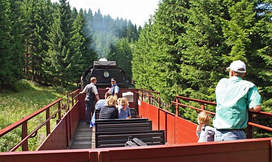 Den Fahrtwind genie&szlig;en: Am 9. September wird das Schienencabrio der HSB fahrplanm&auml;&szlig;ig auf der Selketalbahn eingesetzt (Foto: Dirk Bahnsen/HSB)