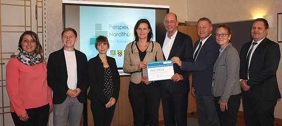 GRW-F&ouml;rderbescheid f&uuml;r ein Regionalbudget (Foto: Karl-Heinz Herrmann)