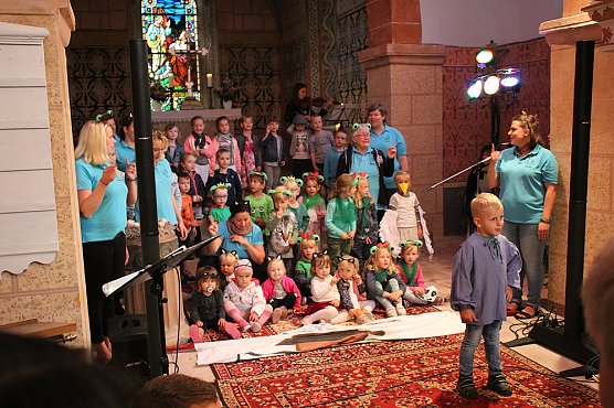 Kita-Jubiläum wie Volksfest gefeiert (Foto: Karl-Heinz Herrmann) Kita-Jubiläum wie Volksfest gefeiert (Foto: Karl-Heinz Herrmann)