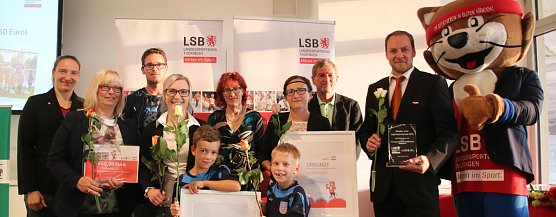 Ehrung des VfB Oldisleben und TGS Oldisleben (Foto: LSB Thüringen) Ehrung des VfB Oldisleben und TGS Oldisleben (Foto: LSB Thüringen)