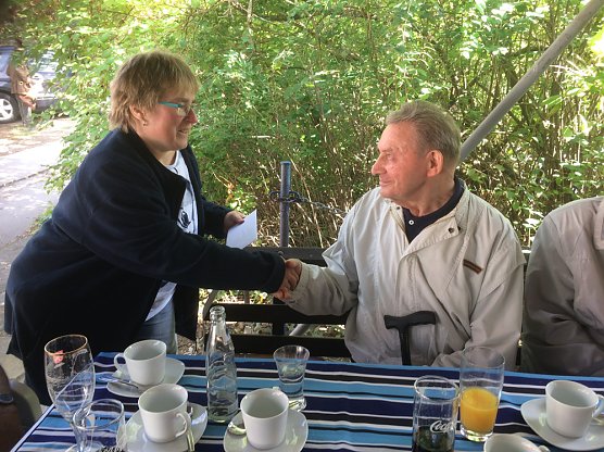 Tierischer Besuch beim VdK Ortsverband Artern (Foto: Ina R&ouml;mer)