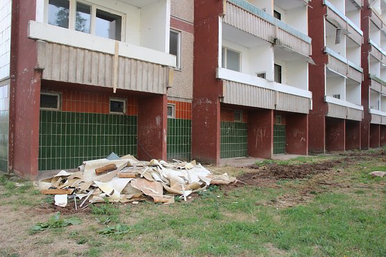 Vom Baufortschritt überrollt (Foto: Karl-Heinz Herrmann) Vom Baufortschritt überrollt (Foto: Karl-Heinz Herrmann)