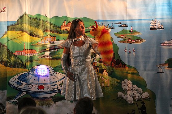 Auf der Suche nach dem Freundschaftsband (Foto: Karl-Heinz Herrmann) Auf der Suche nach dem Freundschaftsband (Foto: Karl-Heinz Herrmann)