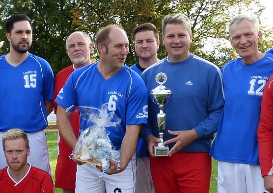 Das traditionelle Fu&szlig;ball-Spiel im Stadion an der Wipper (Foto: Peter M&ouml;bius)