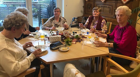 Weinfest in der Tagespflege &Ouml;stertal (Foto: Ivonne Kraft)