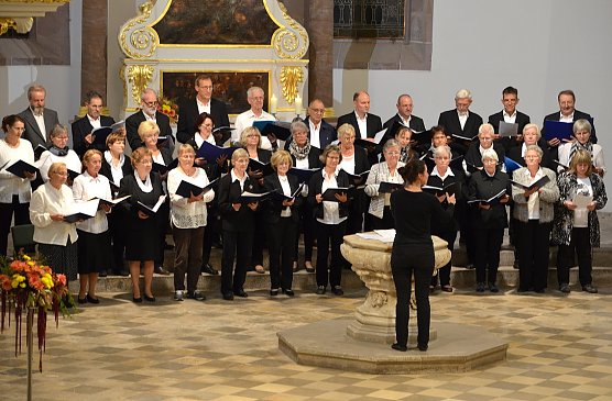 Freude auf beiden Seiten (Foto: Dr. Roland H&auml;rtel)