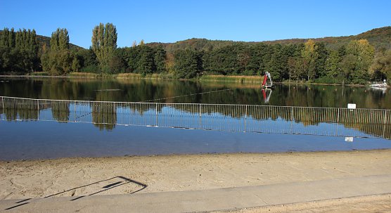 Abbaden noch nicht das Ende vom Badebetrieb (Foto: Karl-Heinz Herrmann) Abbaden noch nicht das Ende vom Badebetrieb (Foto: Karl-Heinz Herrmann)