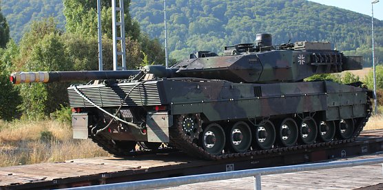 Panzer verlegt (Foto: Karl-Heinz Herrmann)