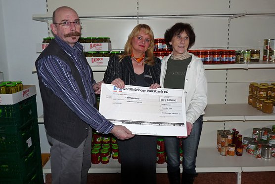 Spende an Sondershäuser Tafel (Foto: Karl-Heinz Herrmann) Spende an Sondershäuser Tafel (Foto: Karl-Heinz Herrmann)