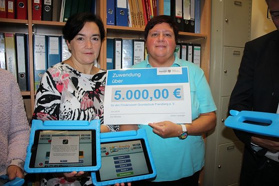 Lottomittel f&uuml;r den F&ouml;rderverein (Foto: Karl-Heinz Herrmann)