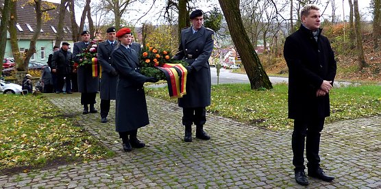 Volkstrauertag 2018 (Foto: Peter Möbius) Volkstrauertag 2018 (Foto: Peter Möbius)