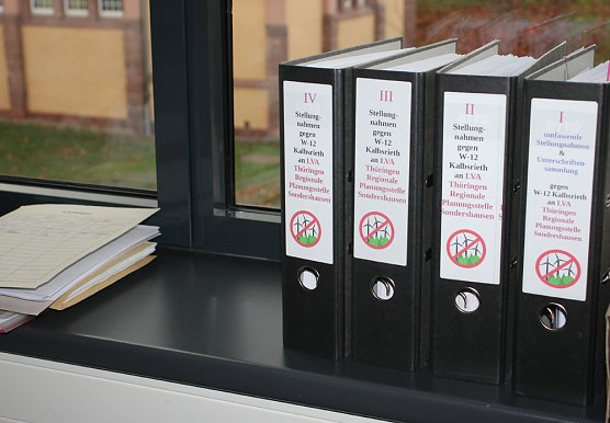 Unterschriften (Foto: Karl-Heinz Herrmann) Unterschriften (Foto: Karl-Heinz Herrmann)