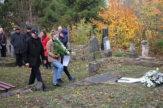 Gedenken an Pogromnacht (Foto: Karl-Heinz Herrmann) Gedenken an Pogromnacht (Foto: Karl-Heinz Herrmann)