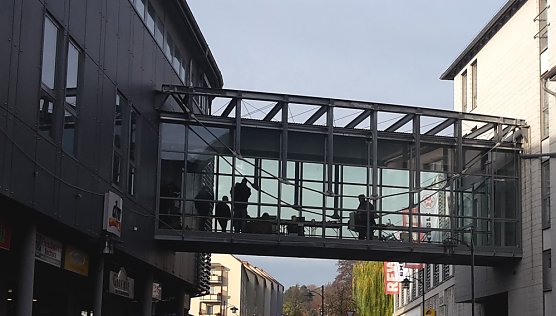 Viele Stände beim Kindertrödelmarkt (Foto: Karl-Heinz Herrmann) Viele Stände beim Kindertrödelmarkt (Foto: Karl-Heinz Herrmann)