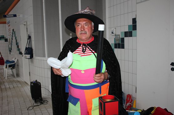 Torte zum 20. Jahrestag (Foto: Karl-Heinz Herrmann)