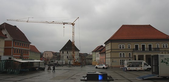 Jetzt steht das Zeichen auf Bau (Foto: Karl-Heinz Herrmann)