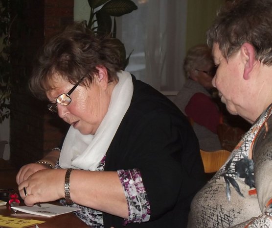 Bastel- und Geschenkideen im WB 4 präsentiert (Foto: Thomas Leipold) Bastel- und Geschenkideen im WB 4 präsentiert (Foto: Thomas Leipold)