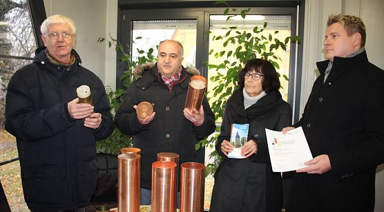 Turmhaube mit Dokumenten bestückt (Foto: Karl-Heinz Herrmann) Turmhaube mit Dokumenten bestückt (Foto: Karl-Heinz Herrmann)
