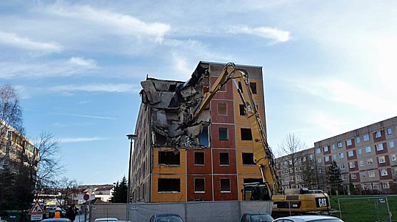 Abriss in der Weizenstraße (Foto: Karl-Heinz Herrmann) Abriss in der Weizenstraße (Foto: Karl-Heinz Herrmann)