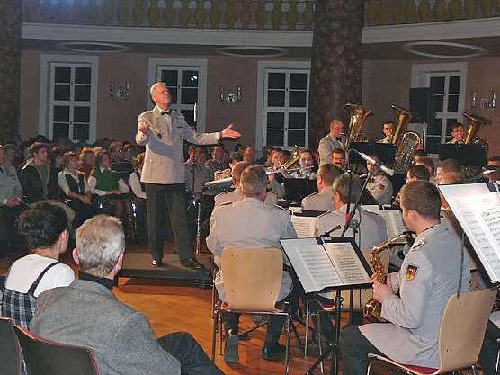 Benefizkonzert Musikkorps III (Foto: Karl-Heinz Herrmann) Benefizkonzert Musikkorps III (Foto: Karl-Heinz Herrmann)