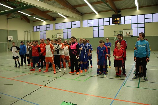 Jubiläumsturnier gestartet (Foto: Karl-Heinz Herrmann) Jubiläumsturnier gestartet (Foto: Karl-Heinz Herrmann)