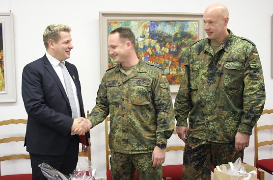 Plätzchen für die Panzersoldaten (Foto: Karl-Heinz Herrmann) Plätzchen für die Panzersoldaten (Foto: Karl-Heinz Herrmann)