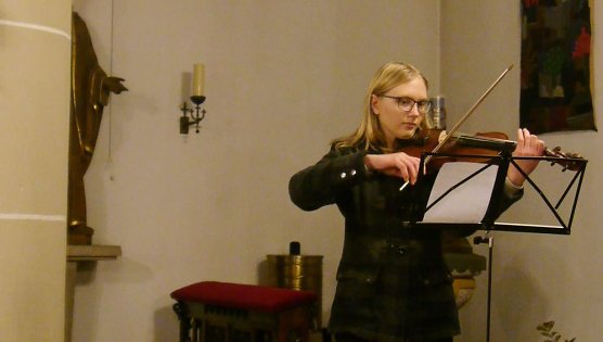 Adventliches Singen in der St. Elisabeth-Kirche (Foto: Jürgen Kieper) Adventliches Singen in der St. Elisabeth-Kirche (Foto: Jürgen Kieper)