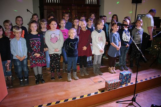 Gelungene Weihnachtsfeier für die Seniorinnen und Senioren (Foto: Karl-Heinz Herrmann) Gelungene Weihnachtsfeier für die Seniorinnen und Senioren (Foto: Karl-Heinz Herrmann)