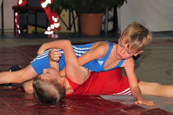 3. Platz für Arterns jüngste Ringkämpfer (Foto: Manja Braunsdorf) 3. Platz für Arterns jüngste Ringkämpfer (Foto: Manja Braunsdorf)