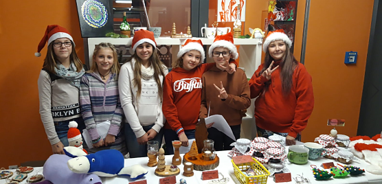 2. Schulweihnachtsmarkt in der Regelschule (Foto: Janine Günther) 2. Schulweihnachtsmarkt in der Regelschule (Foto: Janine Günther)