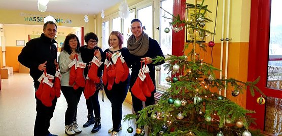 Nikolausaktion des Gewerbevereins Bad Frankenhausen e.V. (Foto: Gewerbeverein Bad Frankenhausen) Nikolausaktion des Gewerbevereins Bad Frankenhausen e.V. (Foto: Gewerbeverein Bad Frankenhausen)