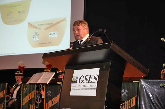 Tradition trifft Zukunft (Foto: Karl-Heinz Herrmann)